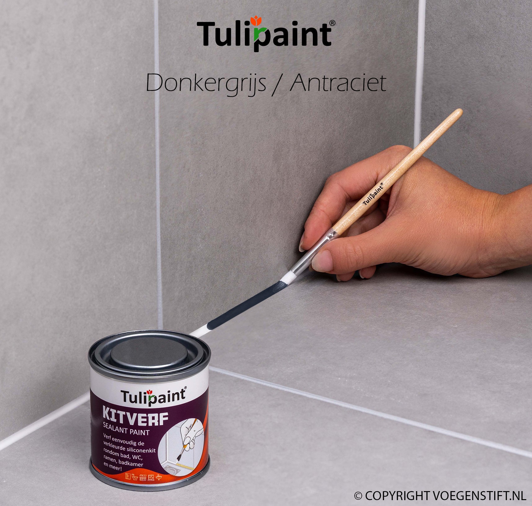 Tulipaint-Kitverf-Donkergrijs-aanbrengen-op-kitrand.