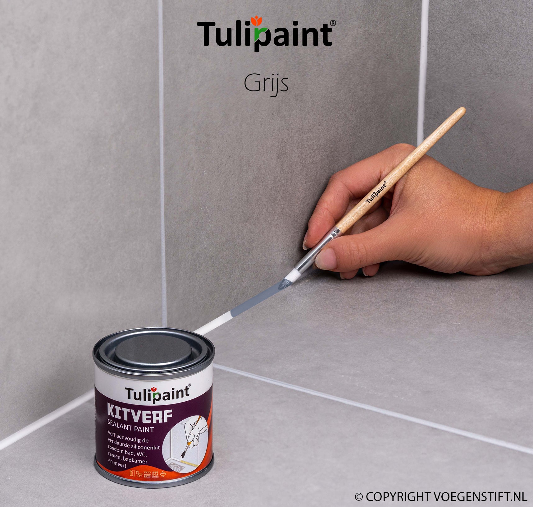 Tulipaint-Kitverf-Grijs-aanbrengen-op-kitrand.