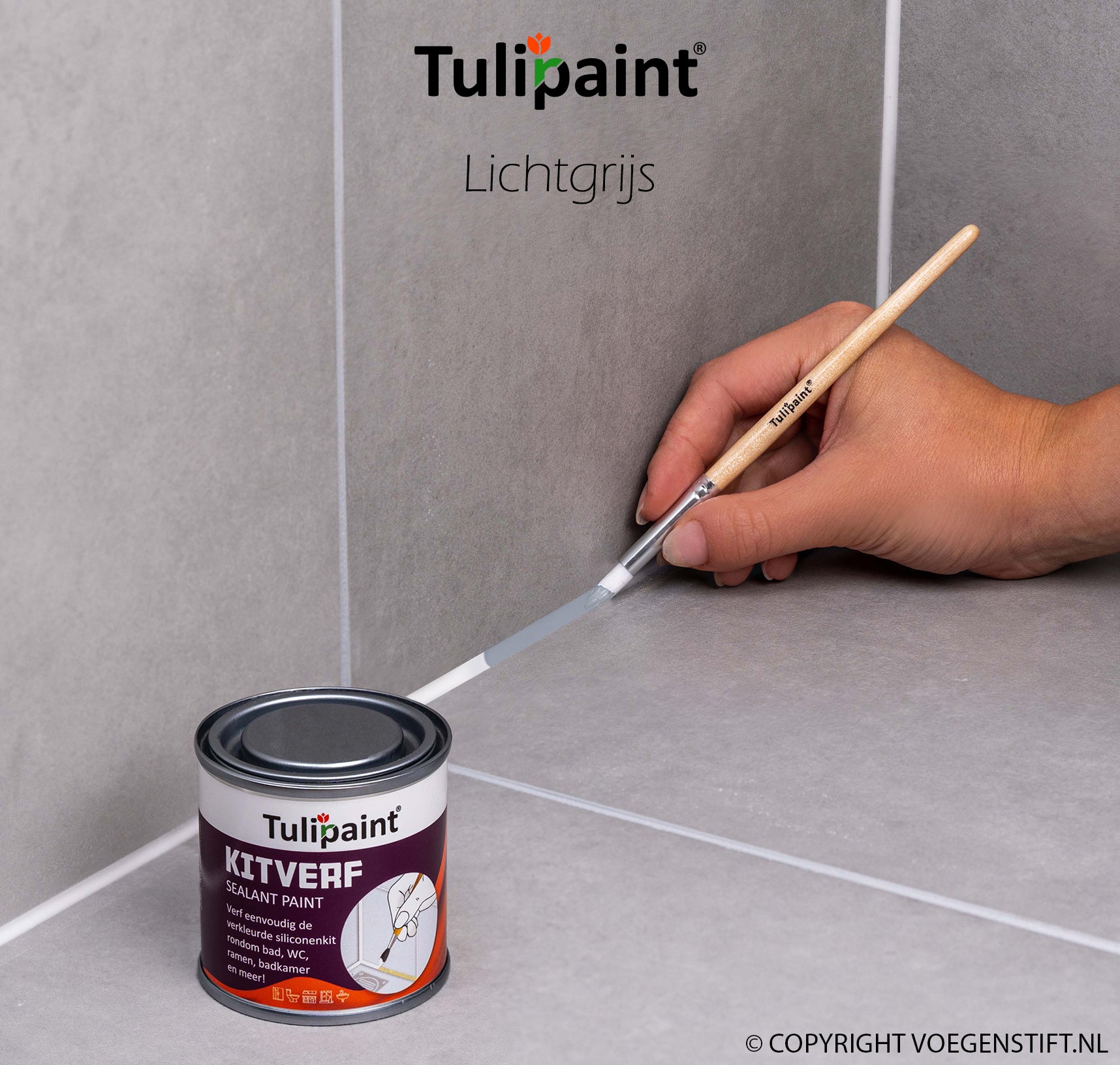 Tulipaint-Kitverf-Lichtgrijs-aanbrengen-op-kitrand.